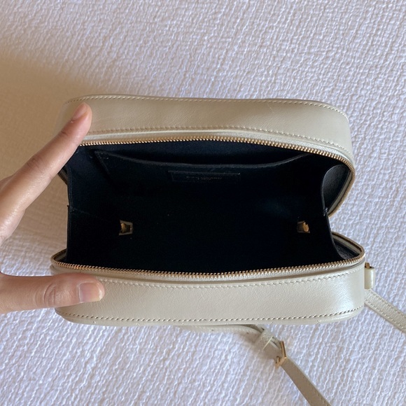 ✨SOLD✨YSL (Saint Laurent) Vicky Toy Small Quilted Lambskin Camera Bag - Picture 9 of 11